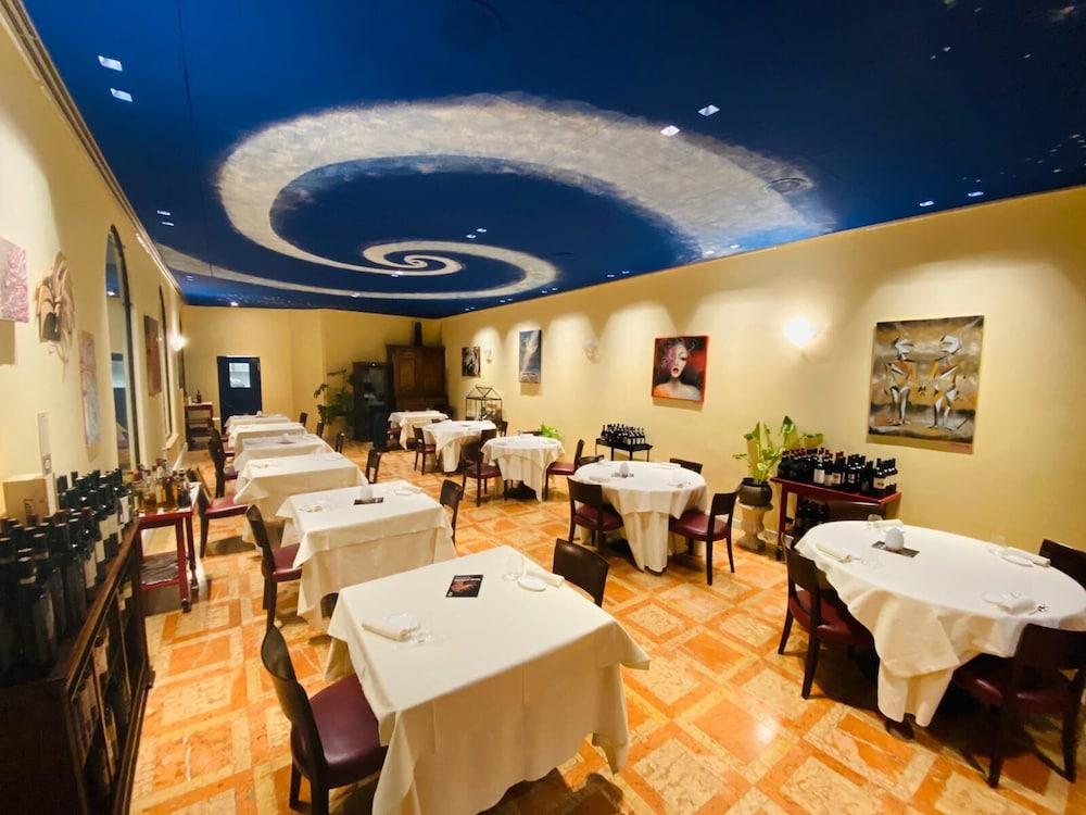 Hotel Verdi Boutique Hotel Parma Buitenkant foto