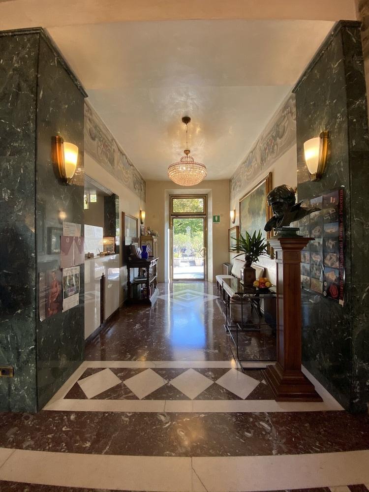 Hotel Verdi Boutique Hotel Parma Buitenkant foto